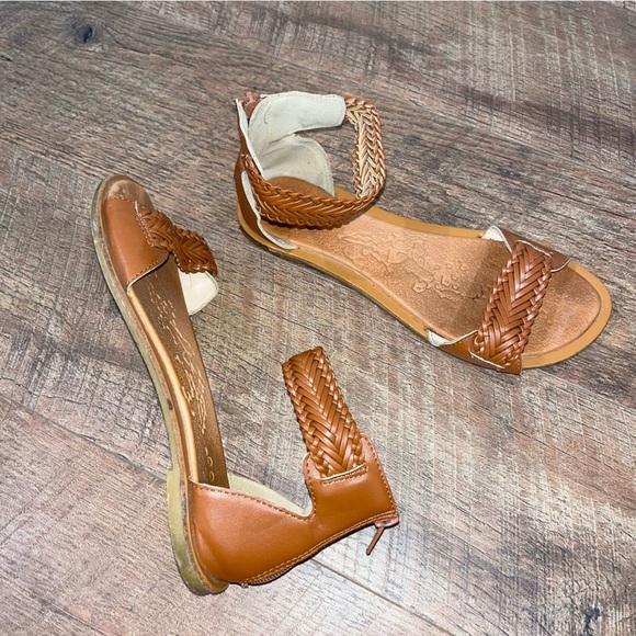 ModCloth Bamboo Sandals - Picture 5 of 13